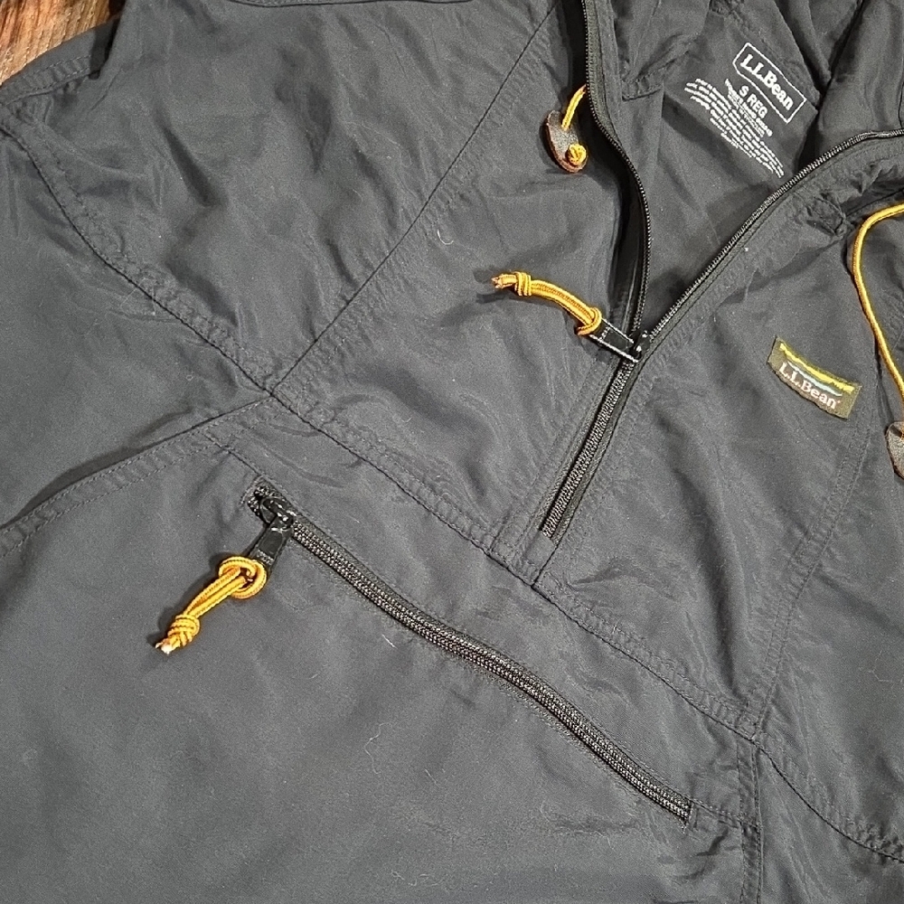 L.L. Bean Black Windbreaker with Hood Size Small - Picture 4 of 6